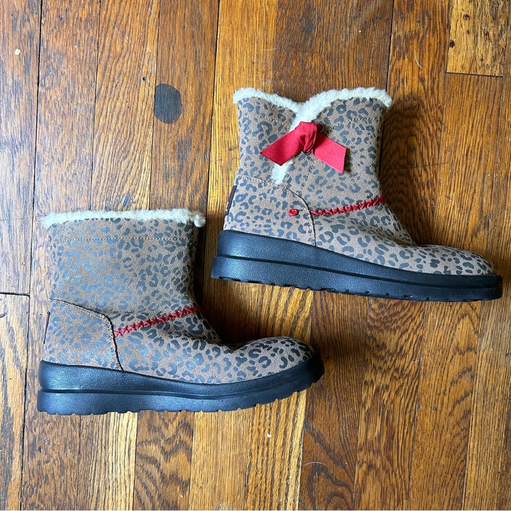 UGG I Heart Knotty leopard print shearling fur booties size 7